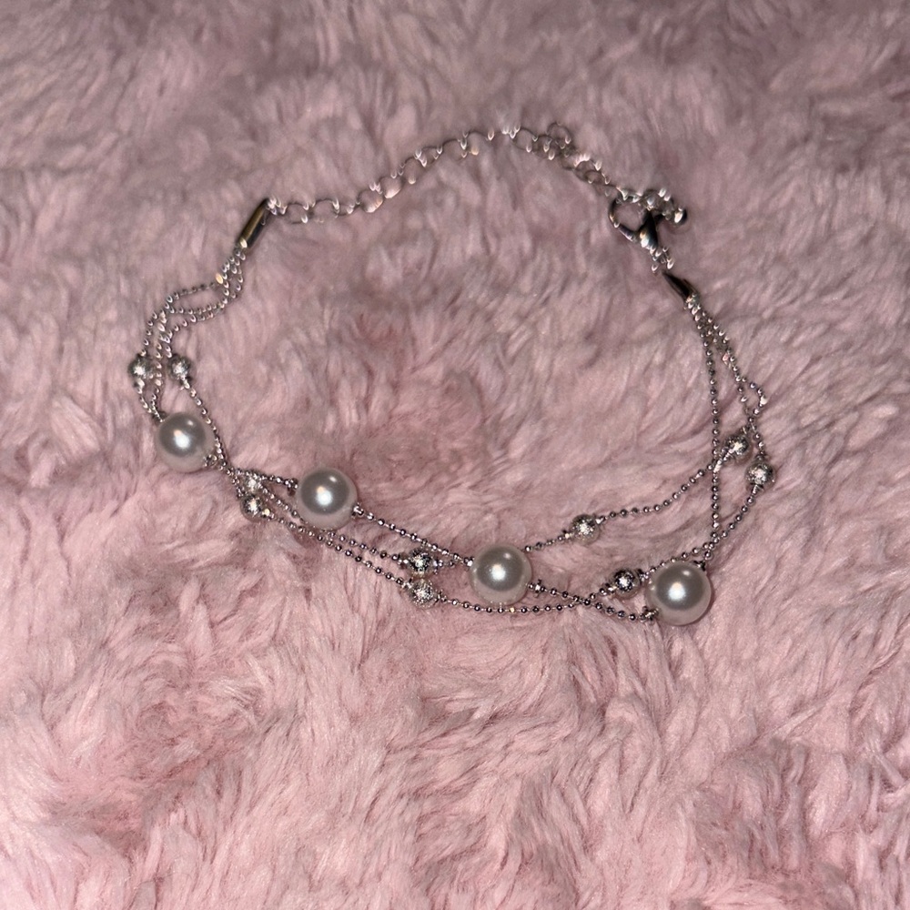 Chic Silver Pearl Bracelet